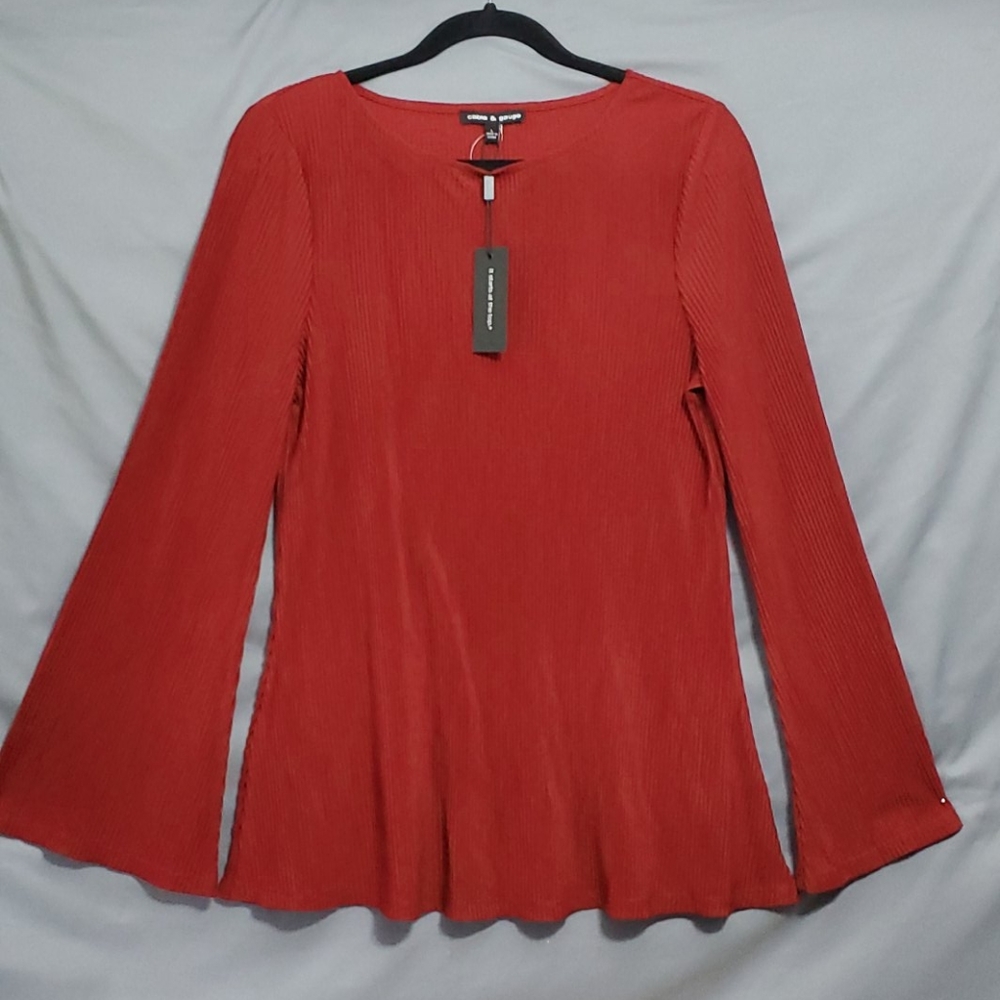 NWT  cable & gauge dark red crinkle knit tunic